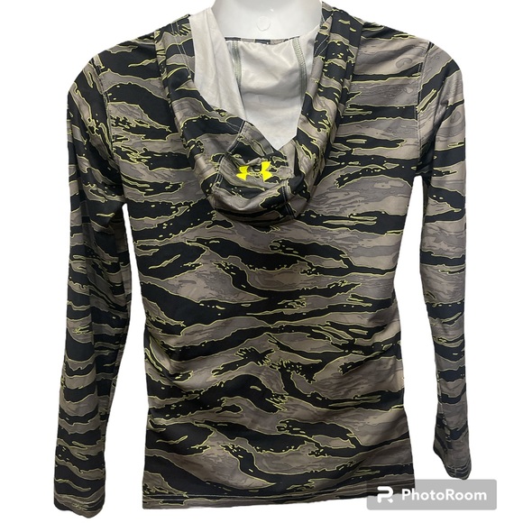 Under Armour Hoodie - Picture 2 of 3